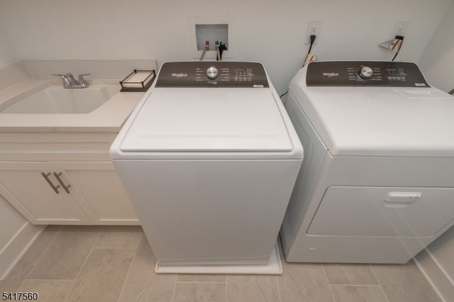 18 Flower Horn Blvd, Randolph Twp., NJ 07869