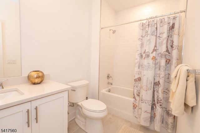 18 Flower Horn Blvd, Randolph Twp., NJ 07869