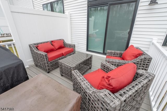 18 Flower Horn Blvd, Randolph Twp., NJ 07869