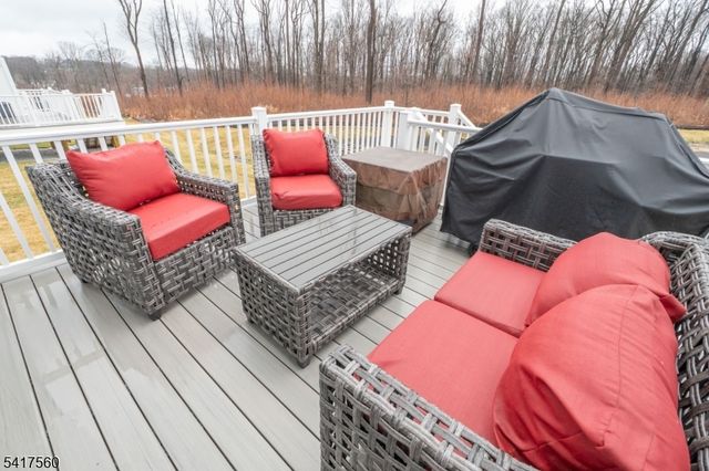 18 Flower Horn Blvd, Randolph Twp., NJ 07869