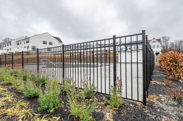 18 Flower Horn Blvd, Randolph Twp., NJ 07869