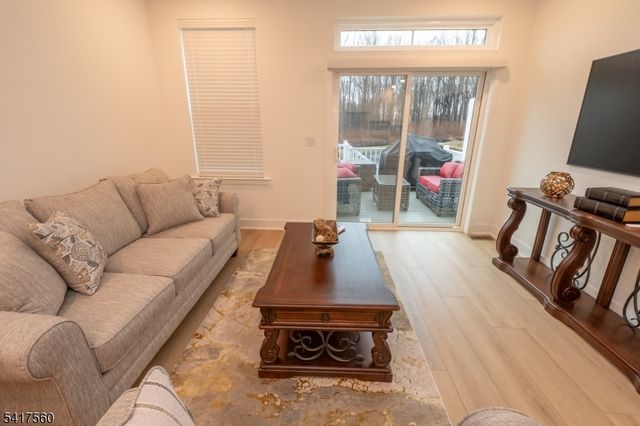 18 Flower Horn Blvd, Randolph Twp., NJ 07869