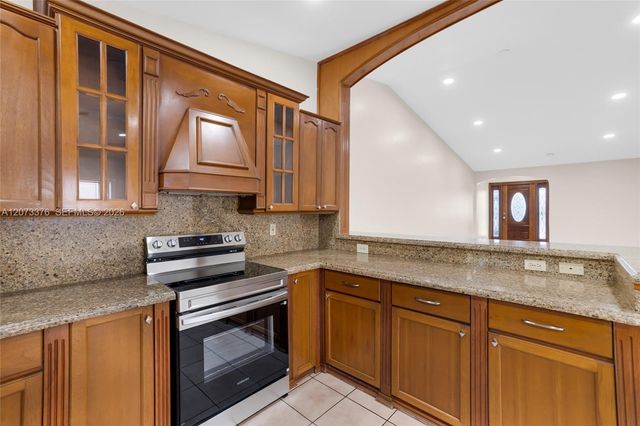 10212 NW 129th Street, Hialeah Gardens, FL 33018