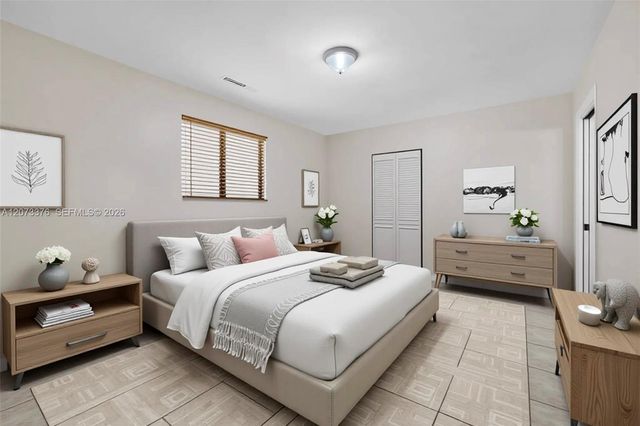10212 NW 129th Street, Hialeah Gardens, FL 33018