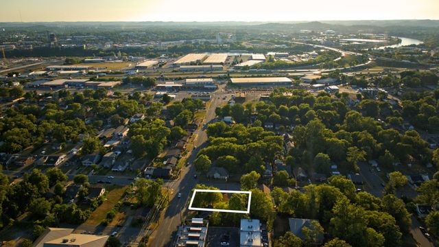 215 Cleveland St, Nashville, TN 37207