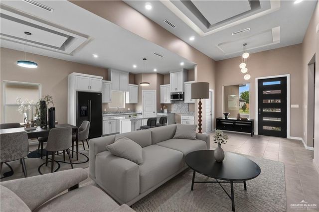 5928 N Playa Del Sol Street, Edinburg, TX 78542