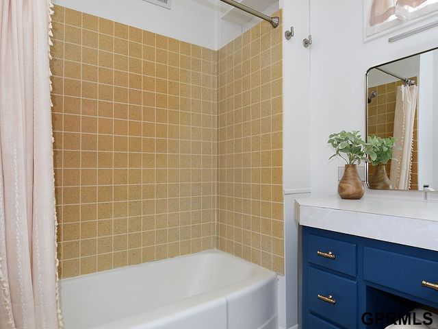 5625 South Street, Lincoln, NE 68506