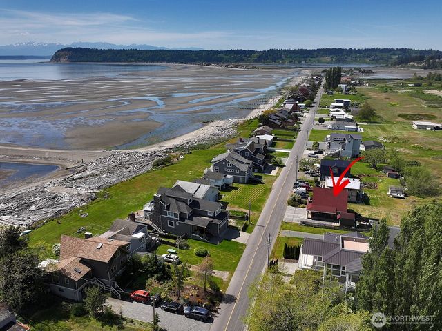 2633 Sunlight Beach Road, Clinton, WA 98236