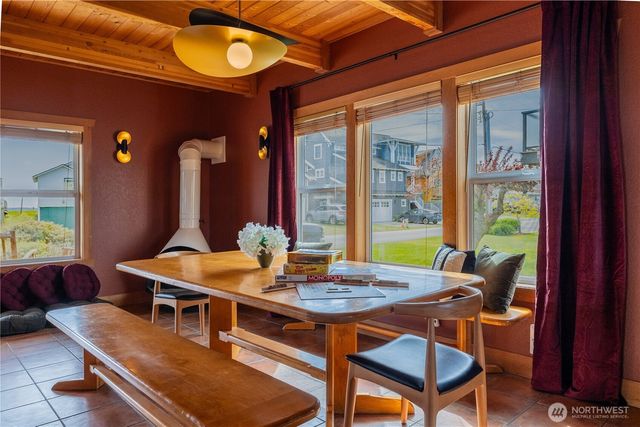2633 Sunlight Beach Road, Clinton, WA 98236