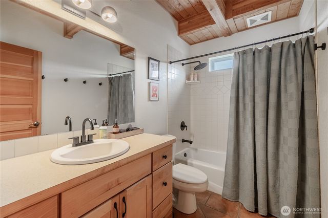 2633 Sunlight Beach Road, Clinton, WA 98236