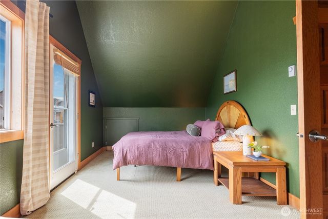 2633 Sunlight Beach Road, Clinton, WA 98236