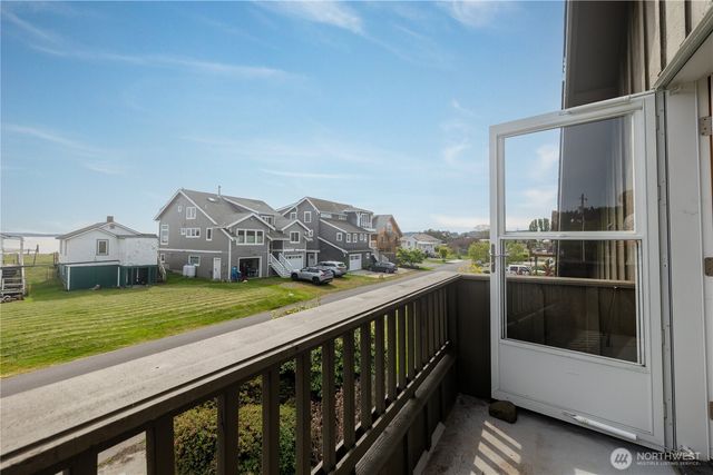 2633 Sunlight Beach Road, Clinton, WA 98236