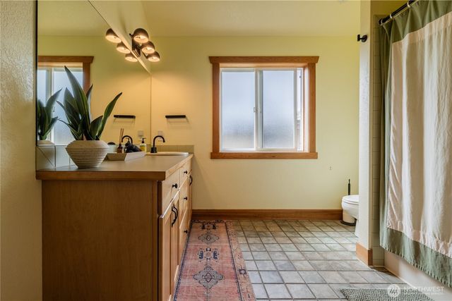 2633 Sunlight Beach Road, Clinton, WA 98236