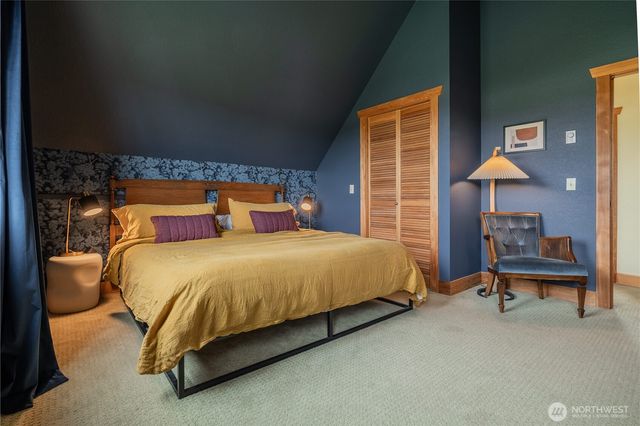2633 Sunlight Beach Road, Clinton, WA 98236