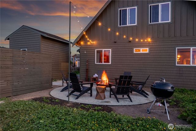 2633 Sunlight Beach Road, Clinton, WA 98236