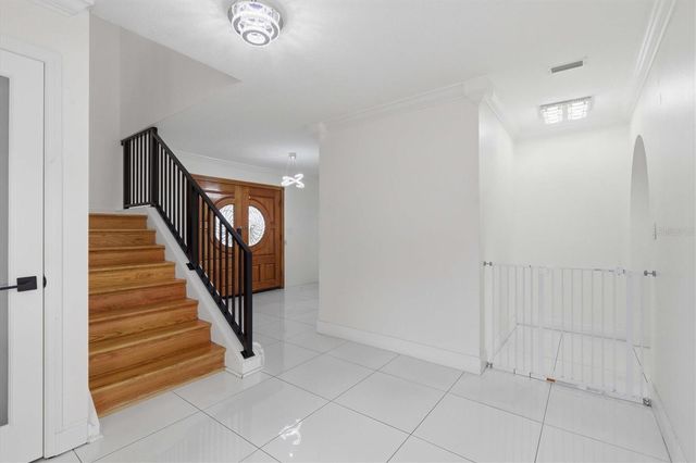6611 N HALE AVENUE, Tampa, FL 33614