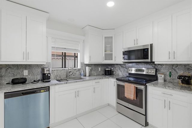 6611 N HALE AVENUE, Tampa, FL 33614