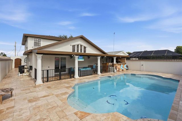 6611 N HALE AVENUE, Tampa, FL 33614