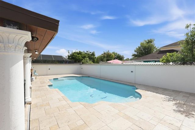 6611 N HALE AVENUE, Tampa, FL 33614
