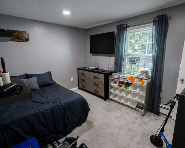 6 Autumn Leaf Dr 18, Nashua, NH 03060