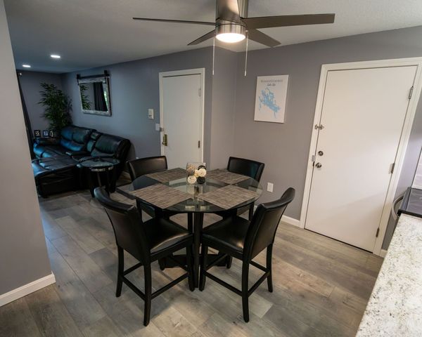 6 Autumn Leaf Dr 18, Nashua, NH 03060