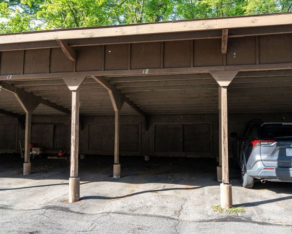 6 Autumn Leaf Dr 18, Nashua, NH 03060