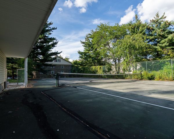 6 Autumn Leaf Dr 18, Nashua, NH 03060