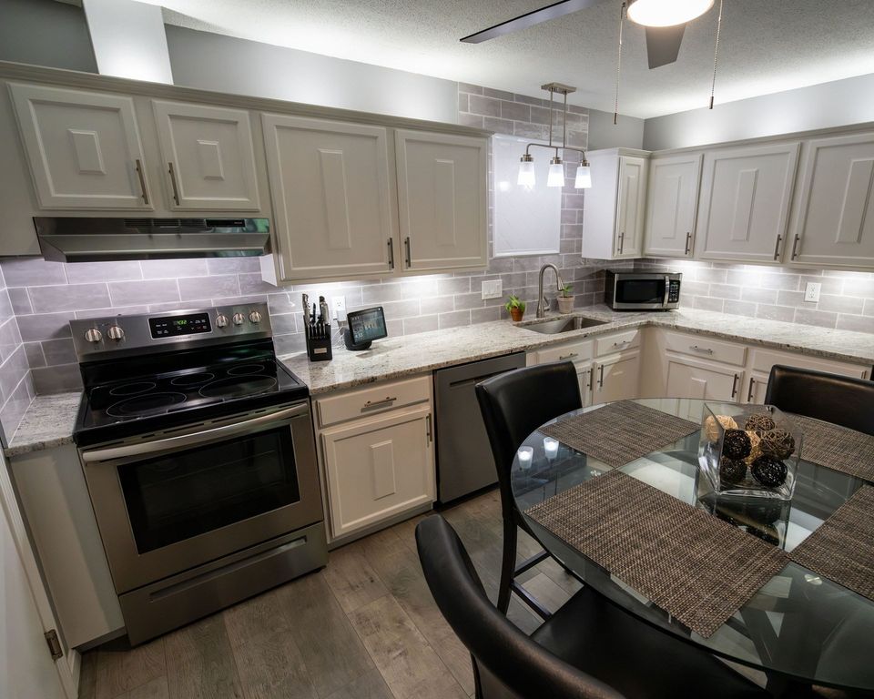 6 Autumn Leaf Dr 18, Nashua, NH 03060