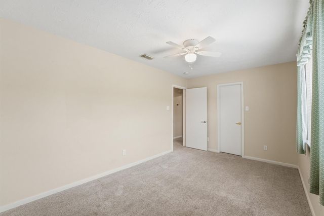 3918 E Peach Hollow Circle, Pearland, TX 77584