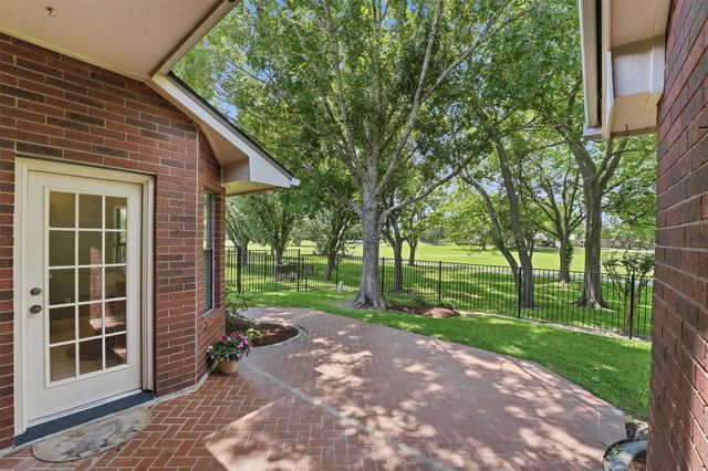 3918 E Peach Hollow Circle, Pearland, TX 77584