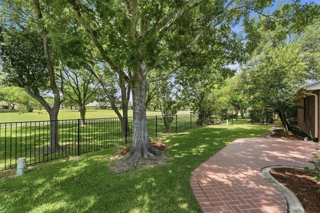 3918 E Peach Hollow Circle, Pearland, TX 77584
