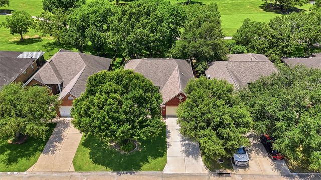 3918 E Peach Hollow Circle, Pearland, TX 77584