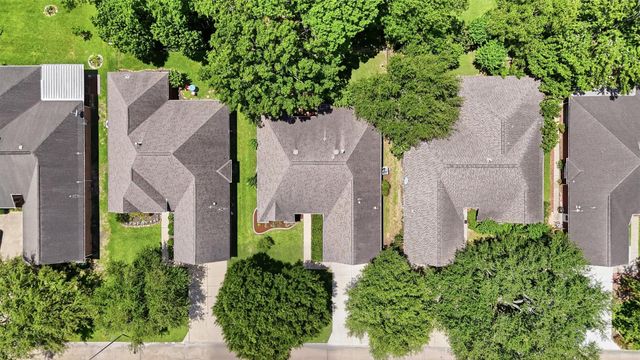 3918 E Peach Hollow Circle, Pearland, TX 77584