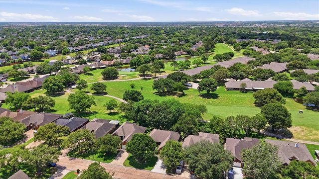 3918 E Peach Hollow Circle, Pearland, TX 77584