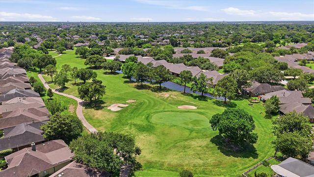 3918 E Peach Hollow Circle, Pearland, TX 77584