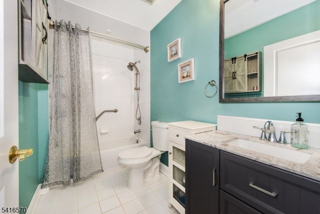 36 Wilshire Ter 36, Kinnelon Boro, NJ 07405