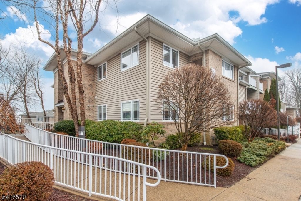 36 Wilshire Ter 36, Kinnelon Boro, NJ 07405