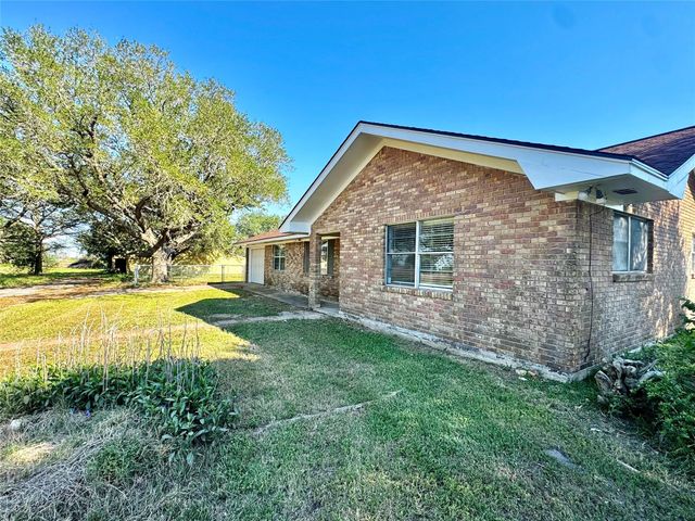 2691 Fm 1862, Blessing, TX 77465