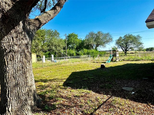 2691 Fm 1862, Blessing, TX 77465