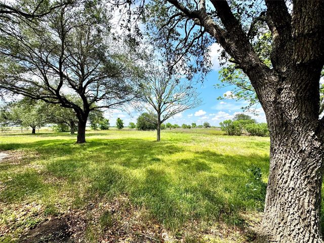 2691 Fm 1862, Blessing, TX 77465
