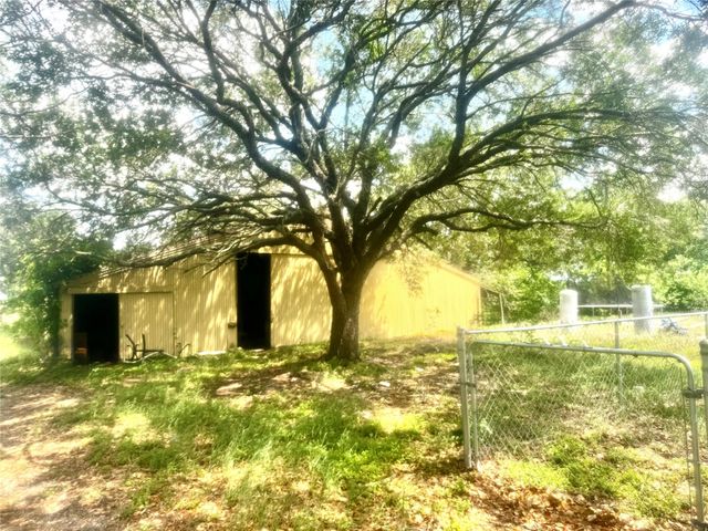 2691 Fm 1862, Blessing, TX 77465