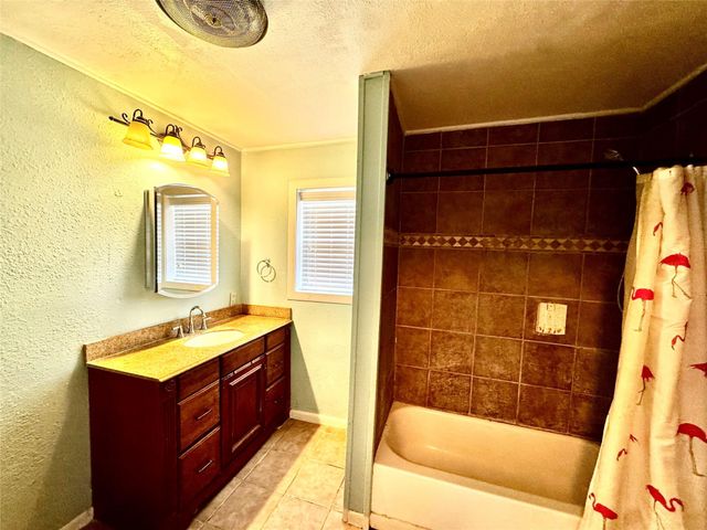 2691 Fm 1862, Blessing, TX 77465