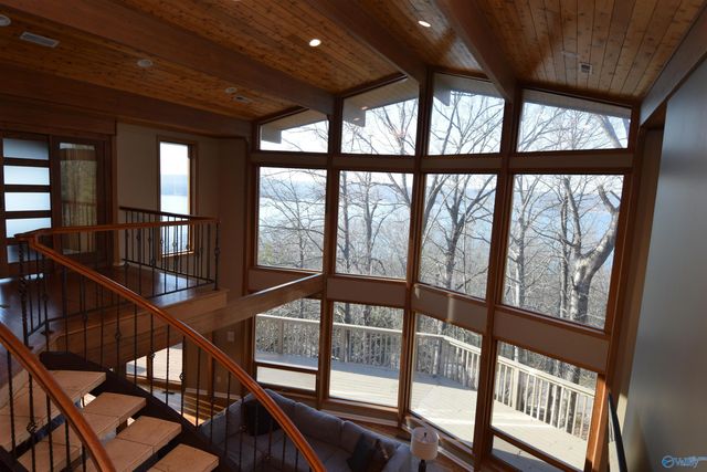 1513 Amber Lane, Guntersville, AL 35976