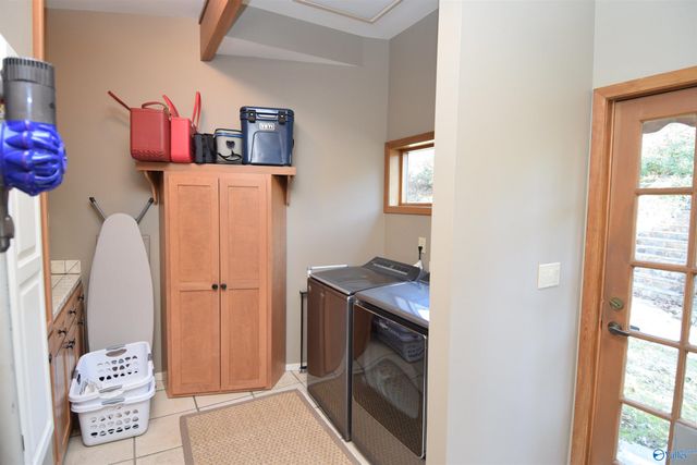 1513 Amber Lane, Guntersville, AL 35976