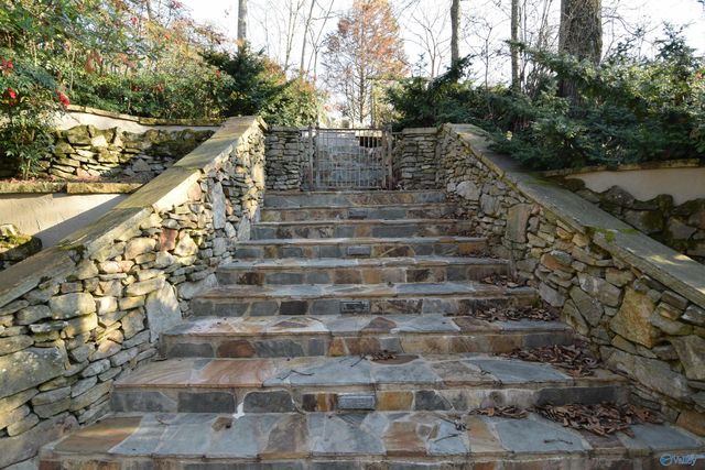 1513 Amber Lane, Guntersville, AL 35976