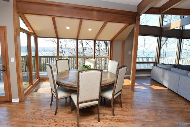 1513 Amber Lane, Guntersville, AL 35976