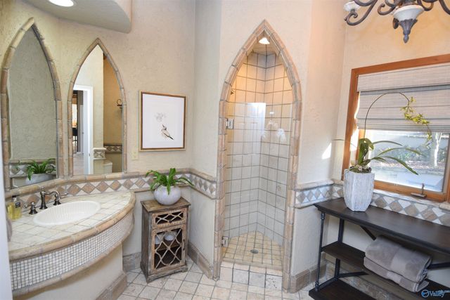 1513 Amber Lane, Guntersville, AL 35976