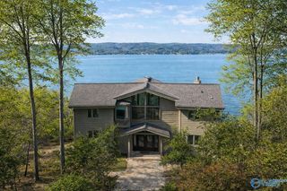 1513 Amber Lane, Guntersville, AL 35976