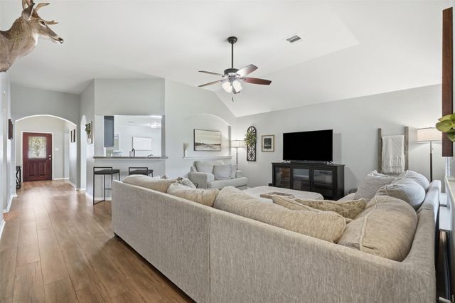 1202 Quarterhorse Drive, Alvin, TX 77511
