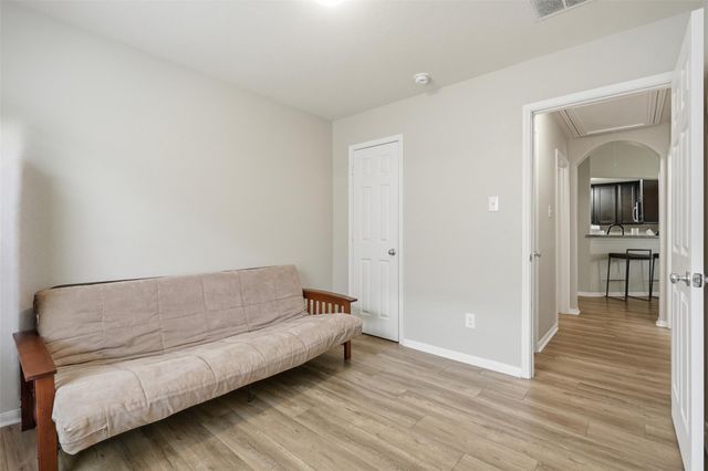 1202 Quarterhorse Drive, Alvin, TX 77511